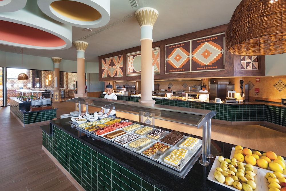 Hotel Riu Funana - All Inclusive — Restaurant & bars in Santa Maria