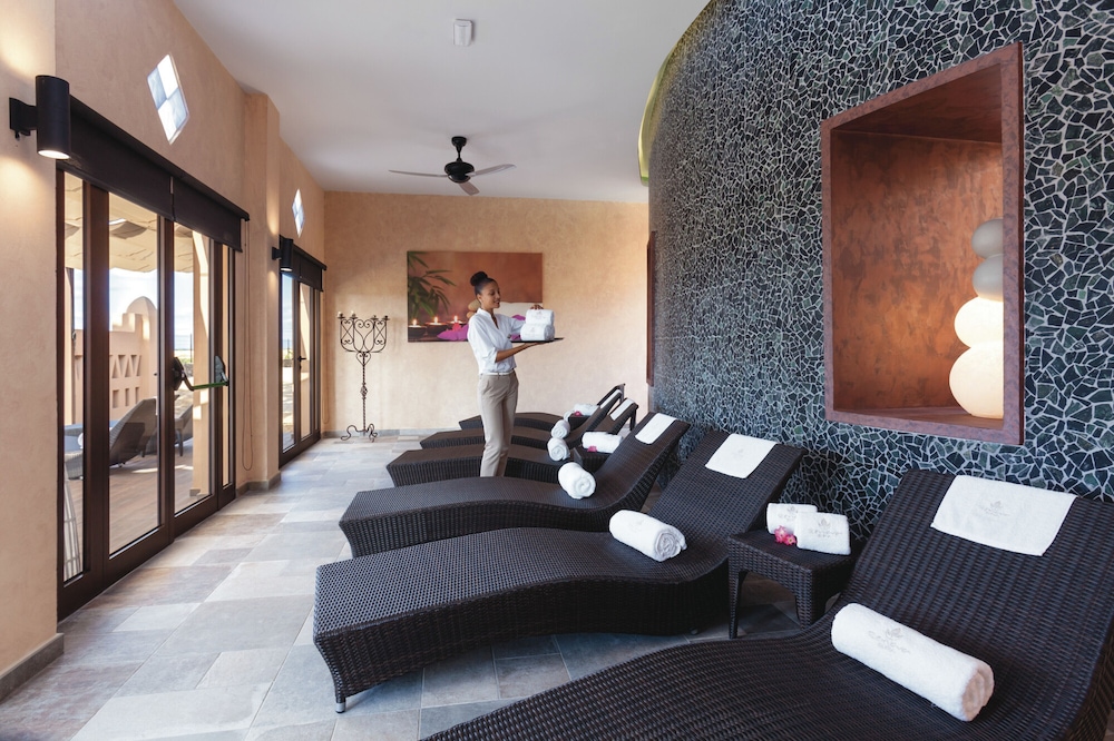 Hotel Riu Funana - All Inclusive — Spa in Santa Maria