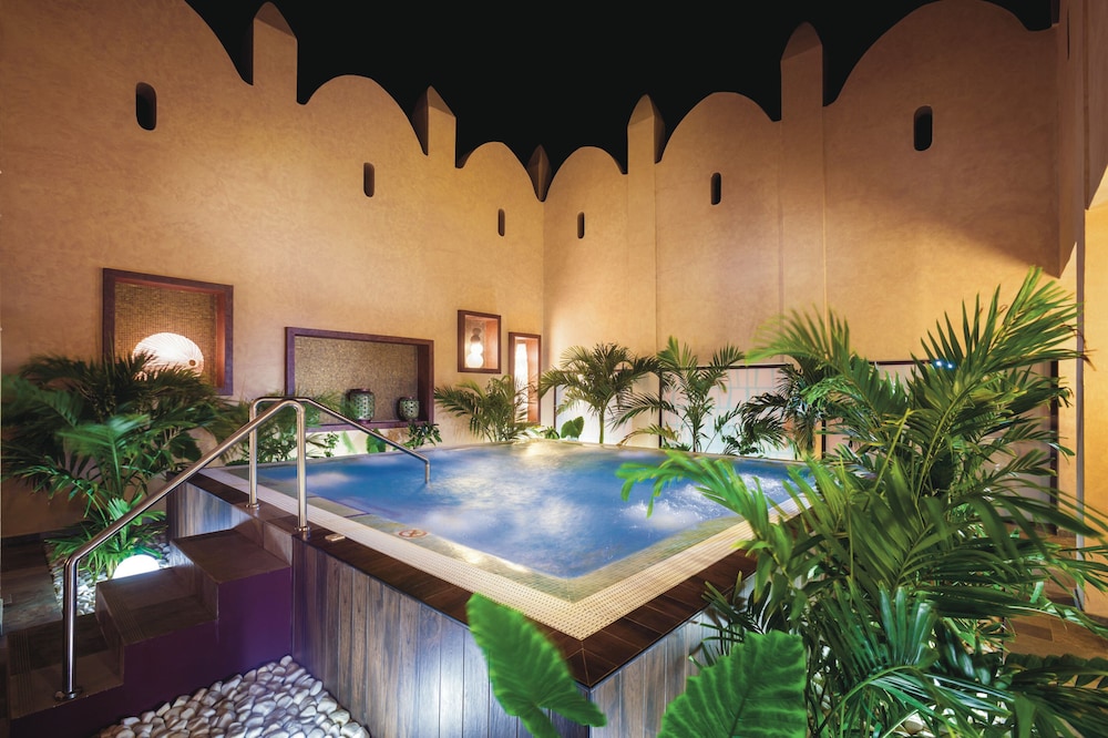 Hotel Riu Funana - All Inclusive — Spa in Santa Maria