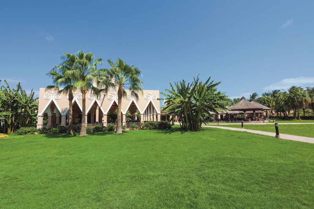 Hotel Riu Funana - All Inclusive — Hotel building in Santa Maria