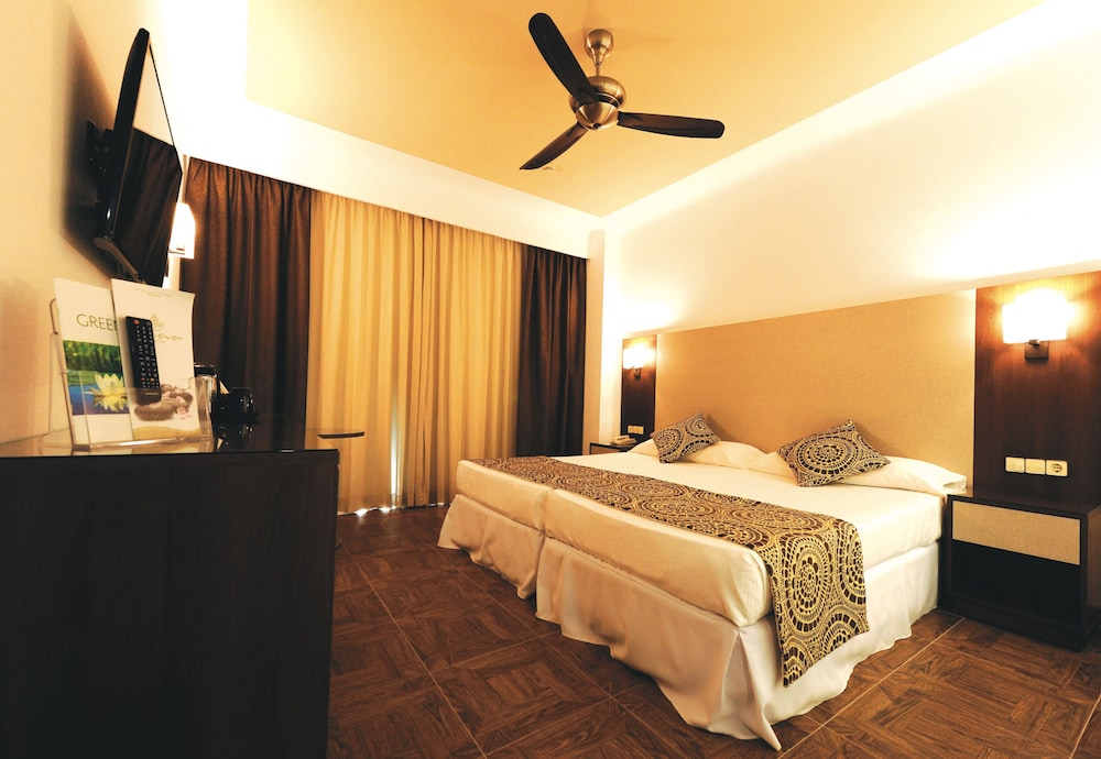 Hotel Riu Funana - All Inclusive — Hotel rooms in Santa Maria