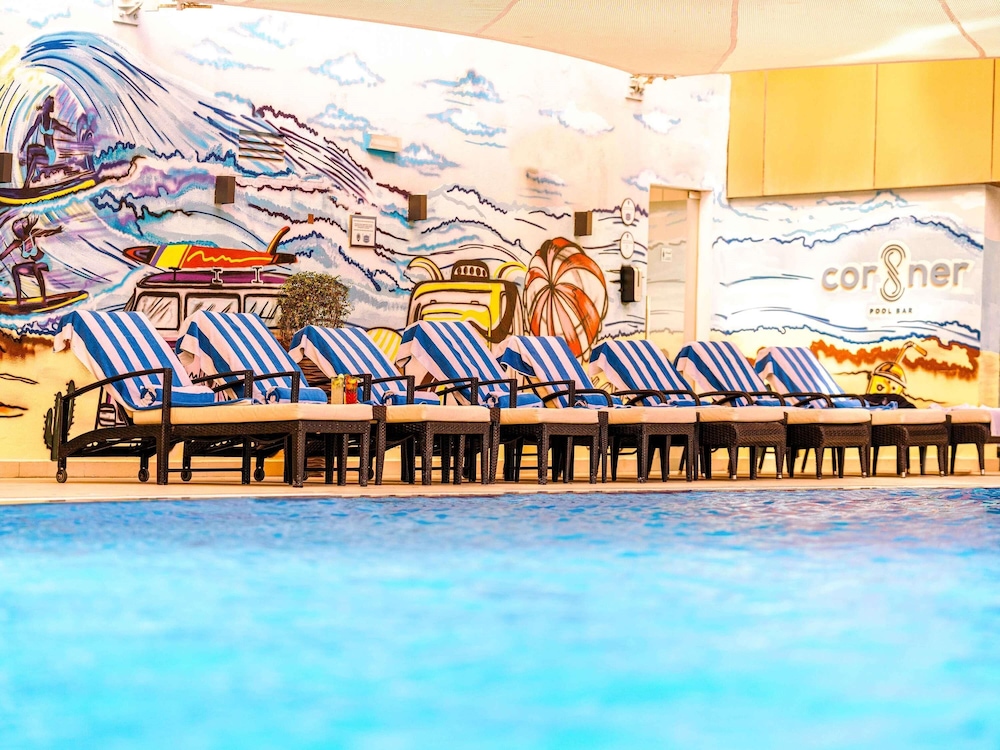 Mercure Dubai Barsha Heights Hotel Suites And Apartments — Beach in Dubai
