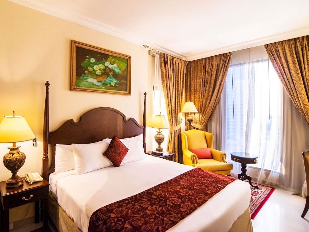 Mercure Dubai Barsha Heights Hotel Suites And Apartments — Hotel rooms in Dubai