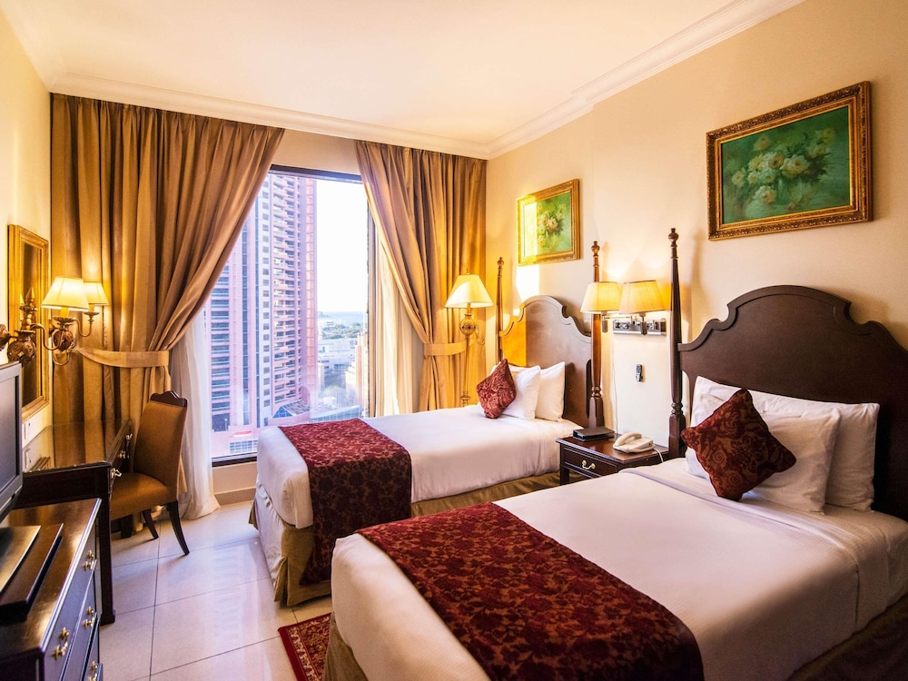 Mercure Dubai Barsha Heights Hotel Suites And Apartments — Hotel rooms in Dubai