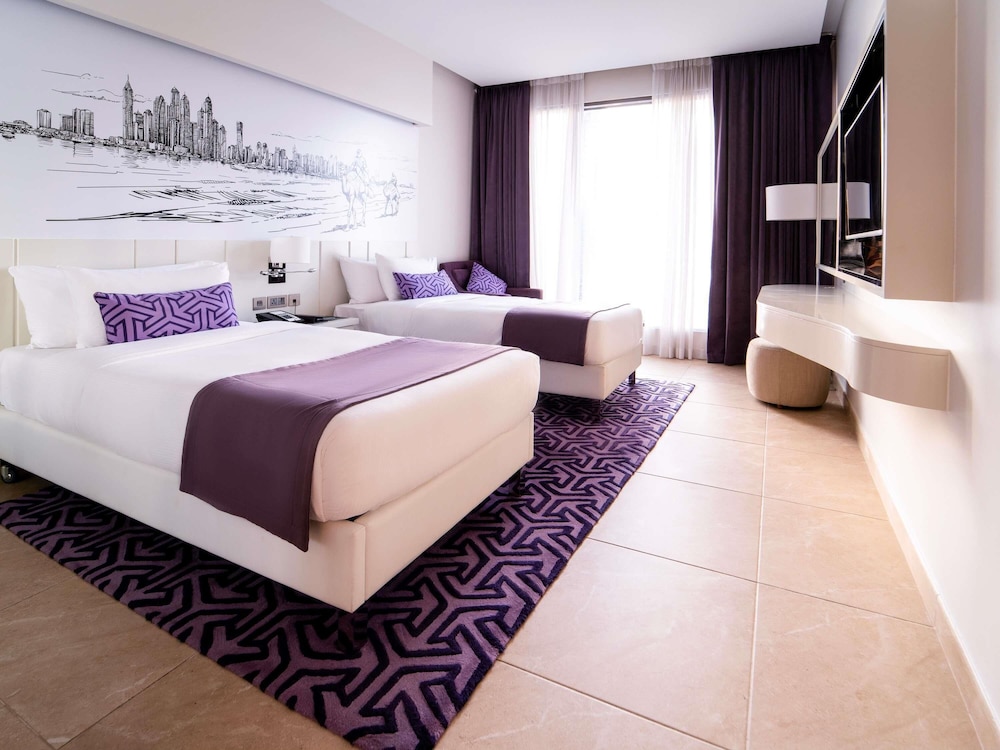 Mercure Dubai Barsha Heights Hotel Suites And Apartments — Hotel rooms in Dubai