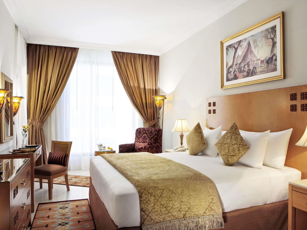 Mercure Dubai Barsha Heights Hotel Suites And Apartments — Hotel rooms in Dubai