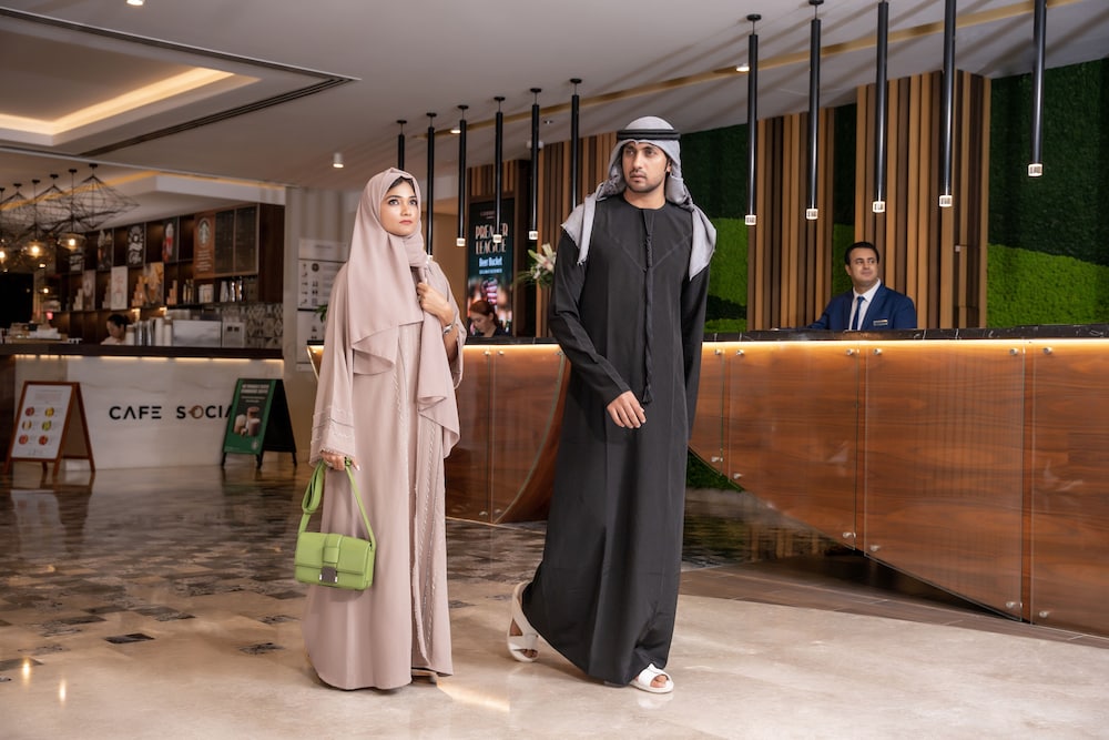 Mercure Dubai Barsha Heights Hotel Suites And Apartments — Restaurant & bars in Dubai