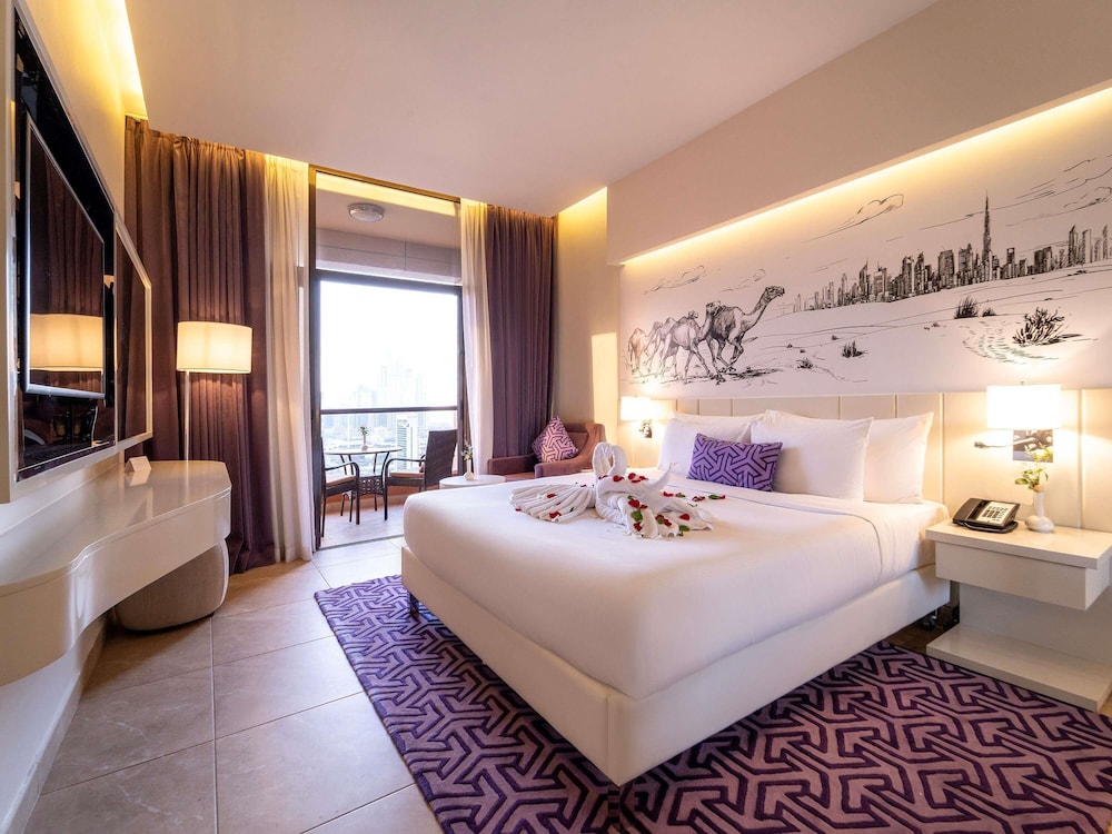 Mercure Dubai Barsha Heights Hotel Suites And Apartments — Hotel rooms in Dubai