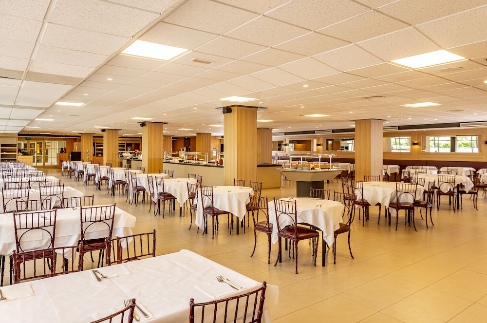 Guitart Central Park Aqua Resort — Restaurant & bars in Lloret de Mar, Catalonia