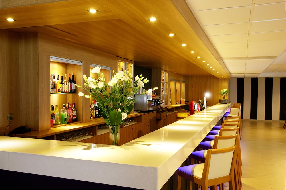 Guitart Central Park Aqua Resort — Restaurant & bars in Lloret de Mar, Catalonia