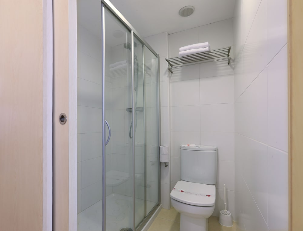 Guitart Central Park Aqua Resort — Hotel rooms in Lloret de Mar, Catalonia
