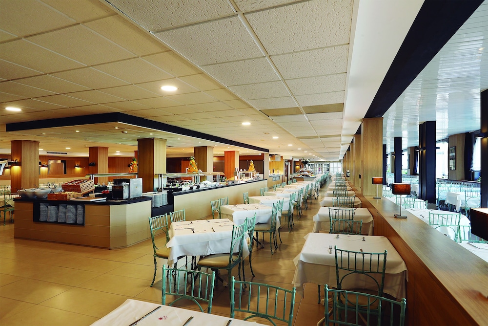 Guitart Central Park Aqua Resort — Restaurant & bars in Lloret de Mar, Catalonia