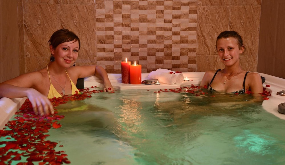 De Alturas Resort — Spa in Candolim, Goa