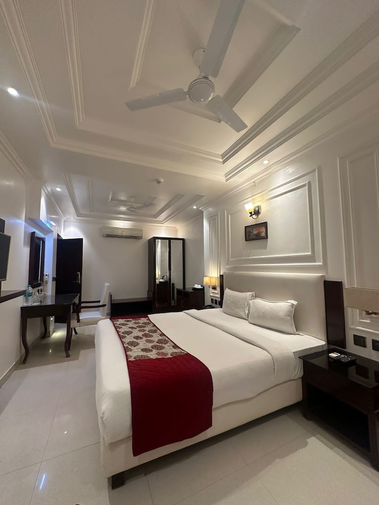 De Alturas Resort — Hotel rooms in Candolim, Goa