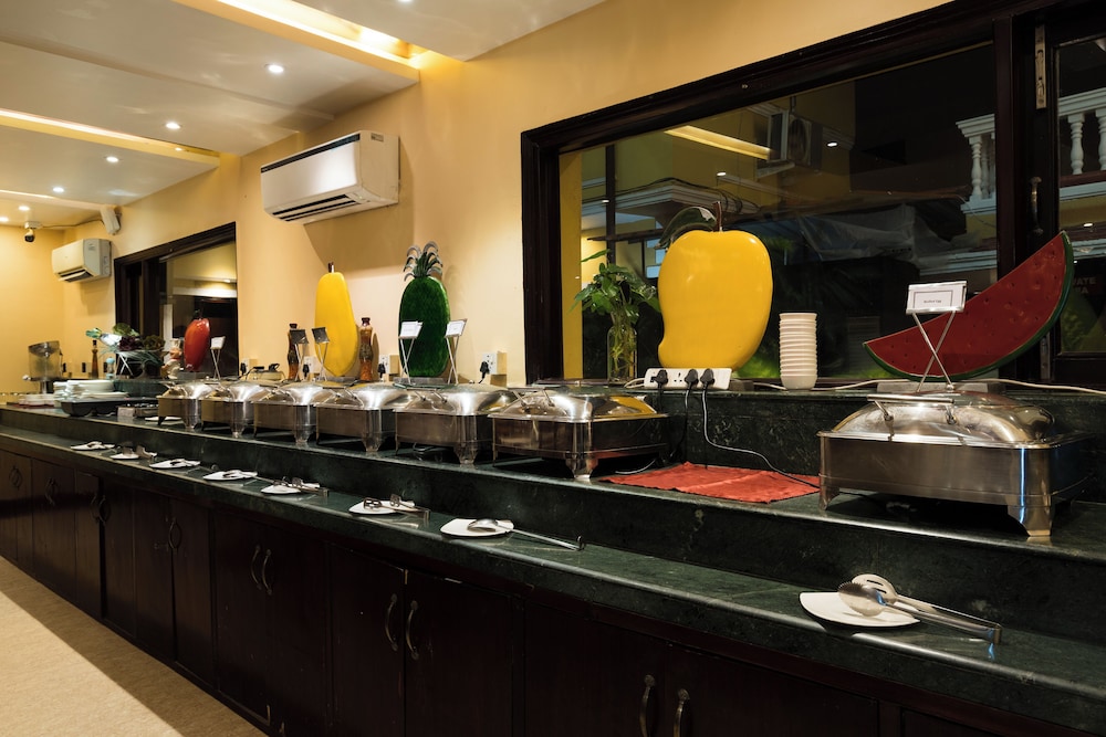 De Alturas Resort — Restaurant & bars in Candolim, Goa