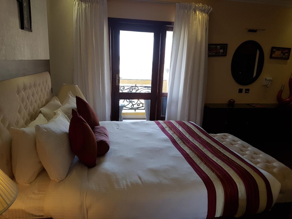 De Alturas Resort — Hotel rooms in Candolim, Goa