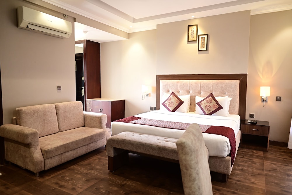 De Alturas Resort — Hotel rooms in Candolim, Goa