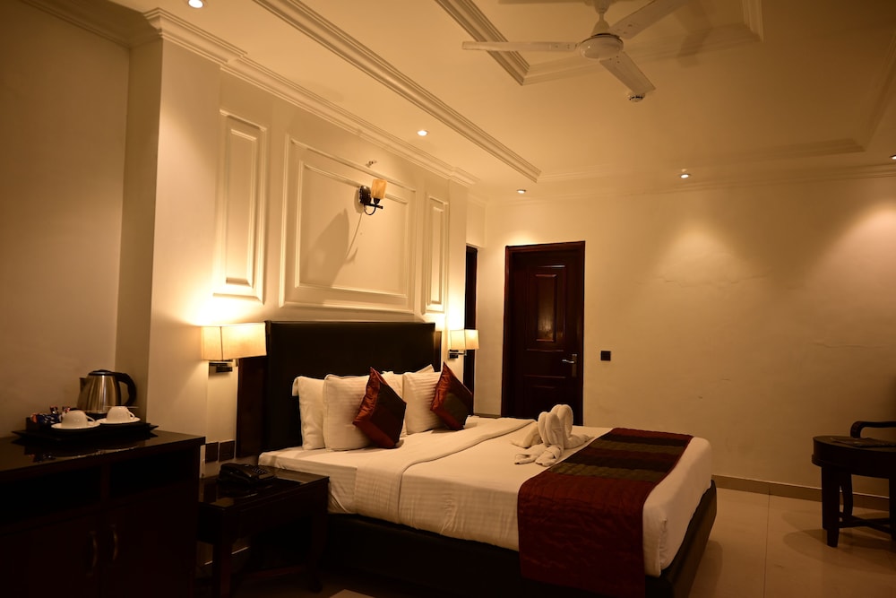 De Alturas Resort — Hotel rooms in Candolim, Goa