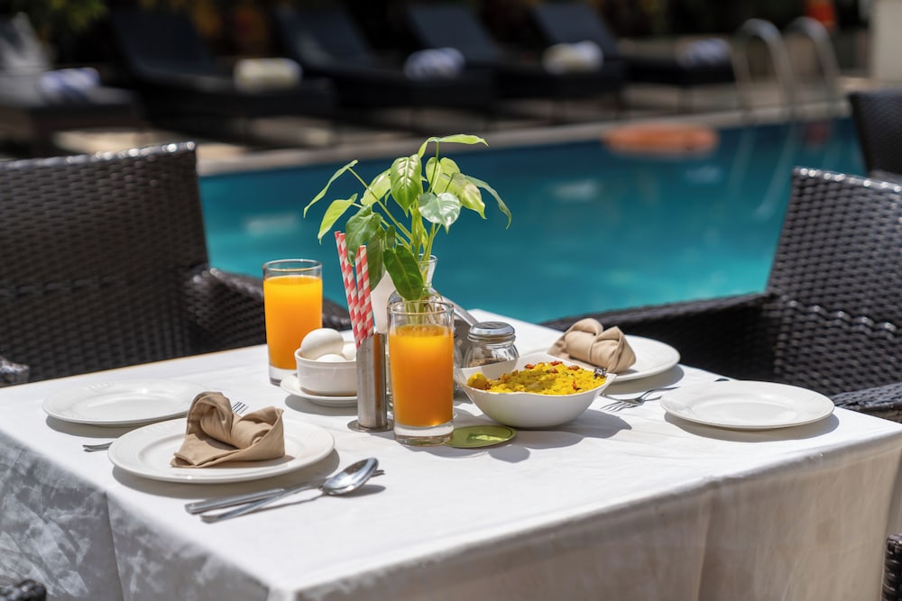 De Alturas Resort — Restaurant & bars in Candolim, Goa