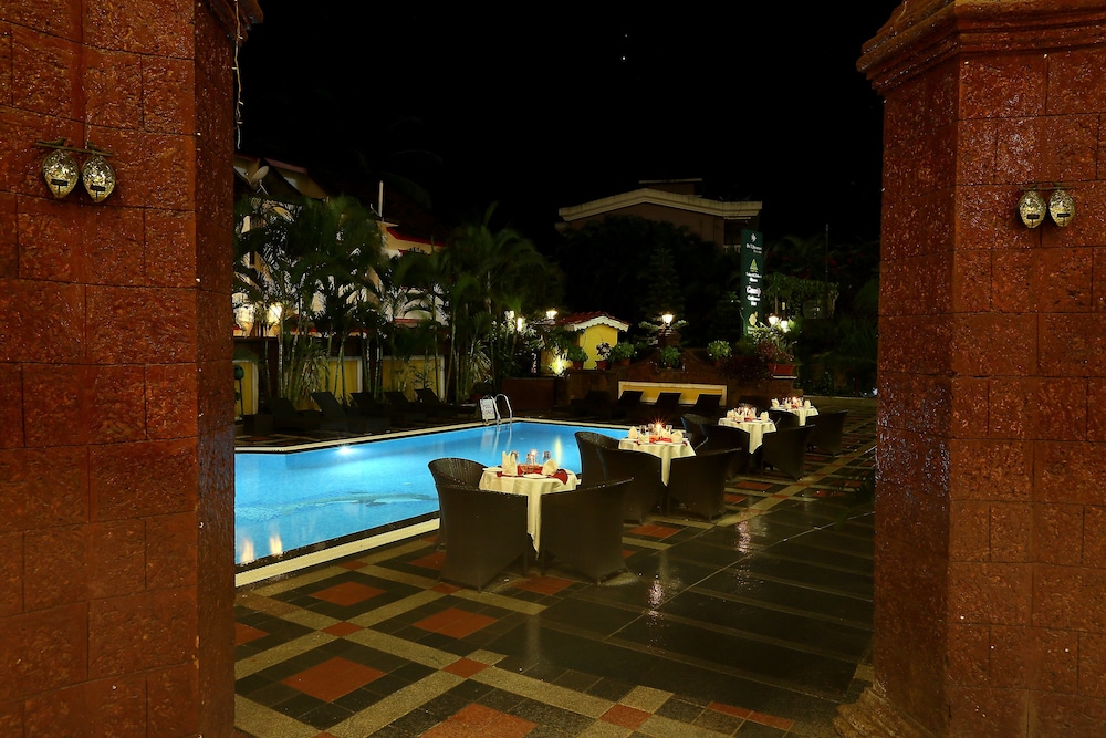 De Alturas Resort — Swimming pool in Candolim, Goa