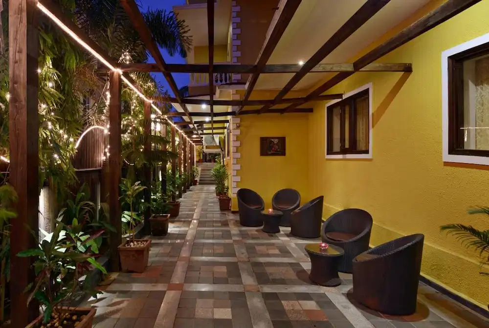 De Alturas Resort — Hotel building in Candolim, Goa