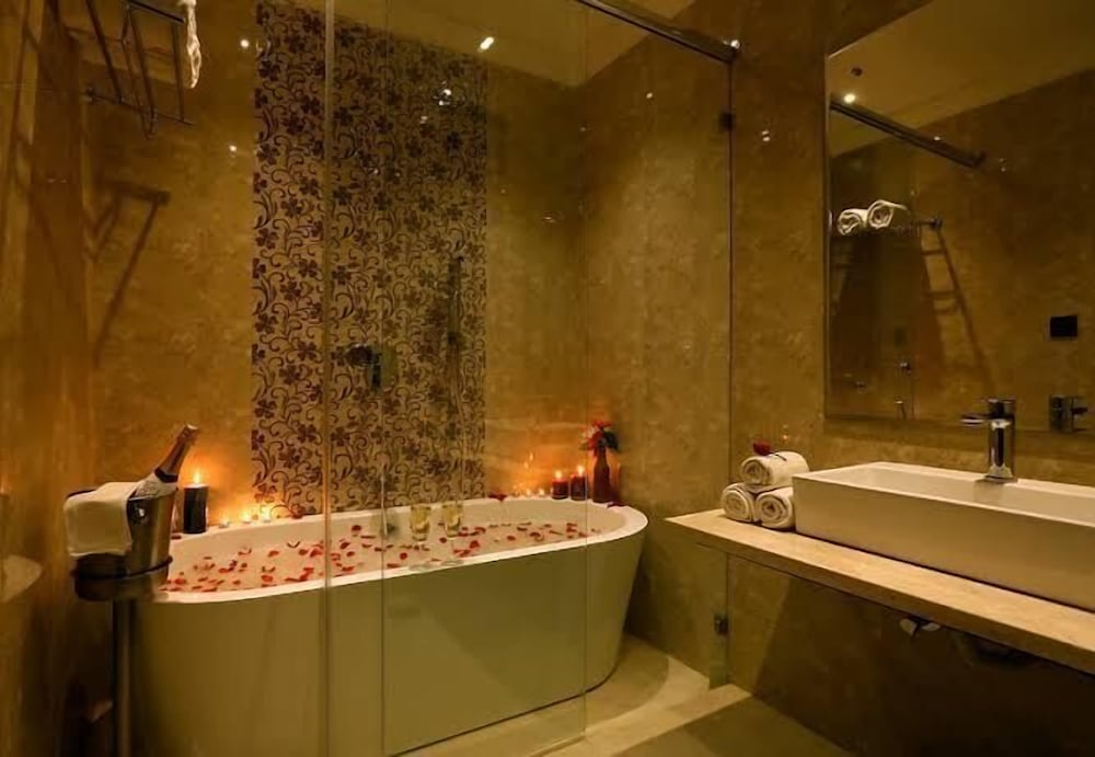 De Alturas Resort — Spa in Candolim, Goa