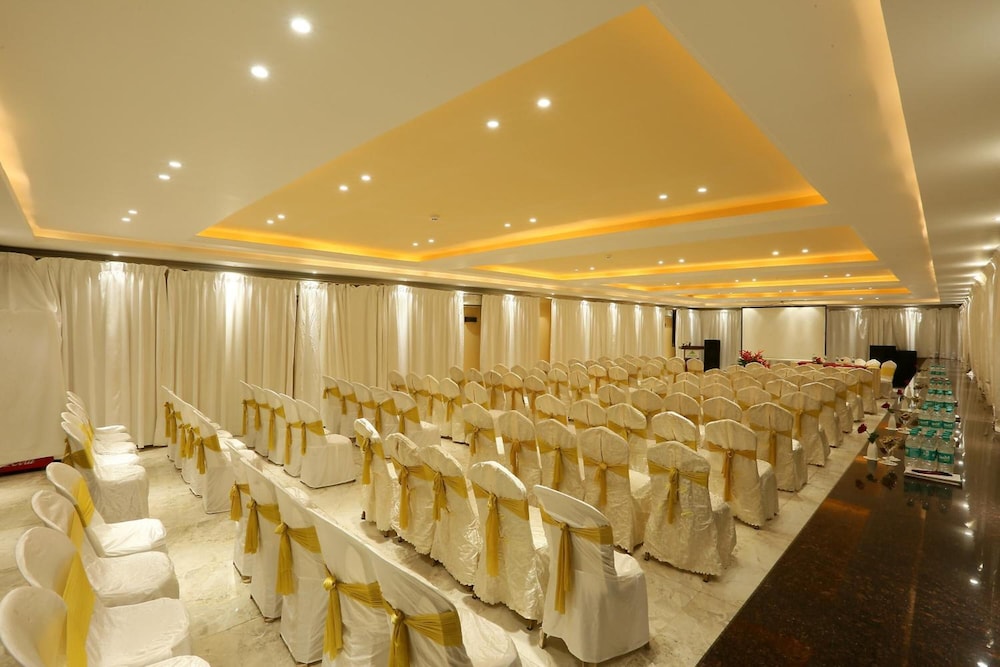 De Alturas Resort — Hotel building in Candolim, Goa