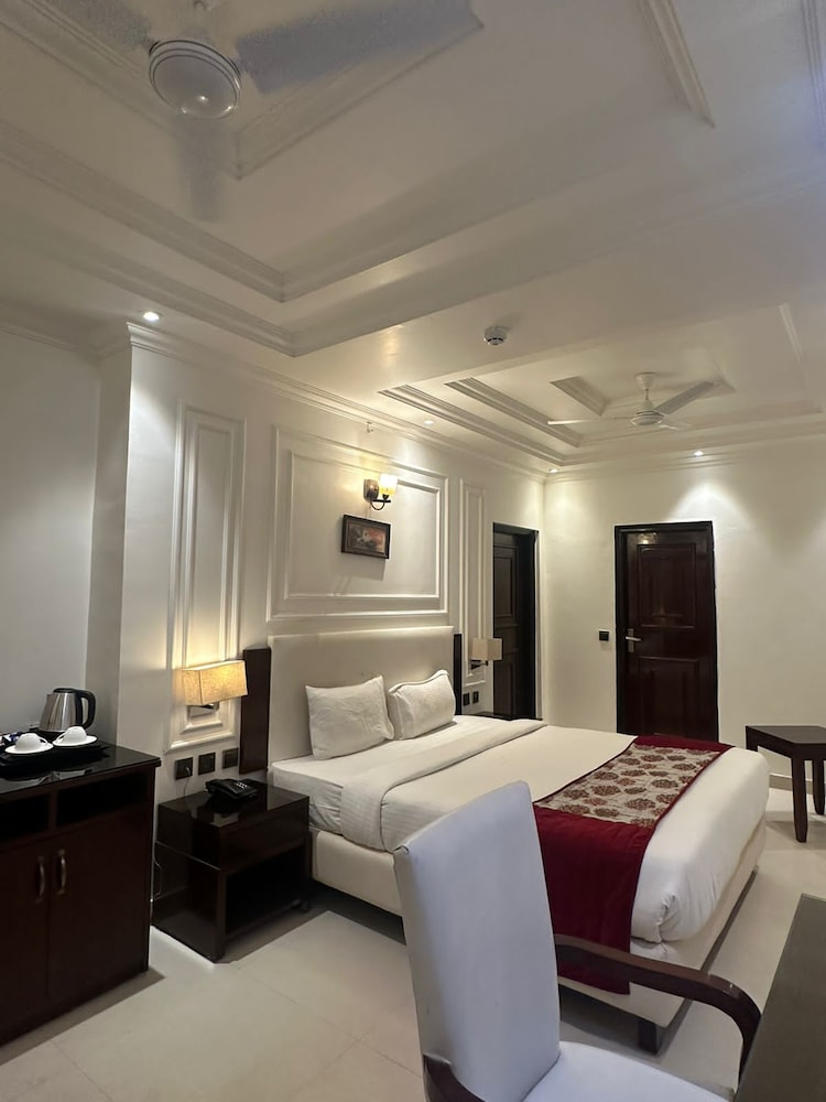 De Alturas Resort — Hotel rooms in Candolim, Goa