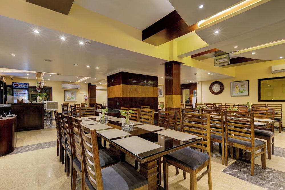 De Alturas Resort — Restaurant & bars in Candolim, Goa