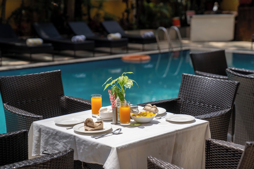 De Alturas Resort — Restaurant & bars in Candolim, Goa