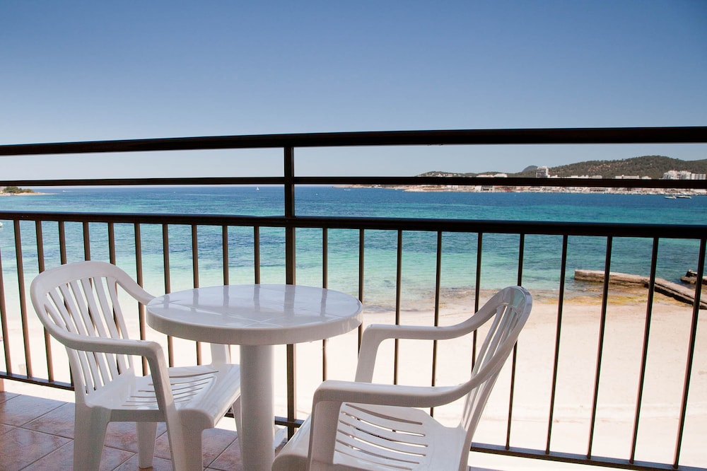 Hotel Vibra S´Estanyol — Beach in San Antonio, Balearic Islands