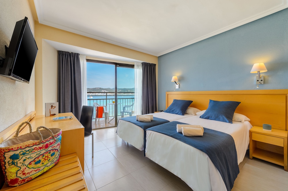 Hotel Vibra S´Estanyol — Hotel rooms in San Antonio, Balearic Islands