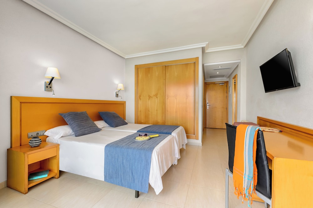 Hotel Vibra S´Estanyol — Hotel rooms in San Antonio, Balearic Islands