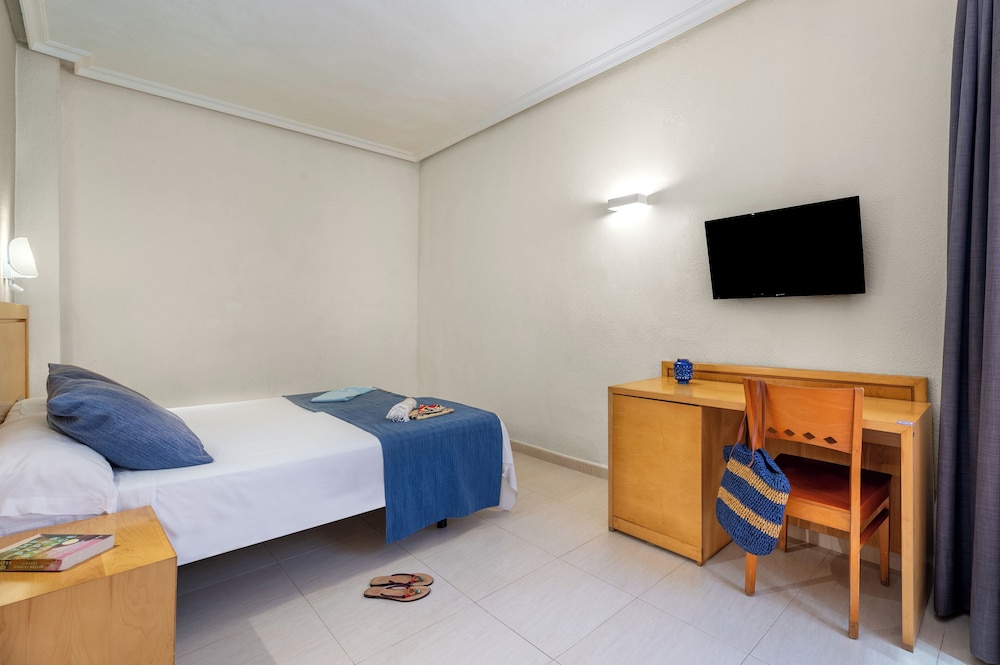 Hotel Vibra S´Estanyol — Hotel rooms in San Antonio, Balearic Islands