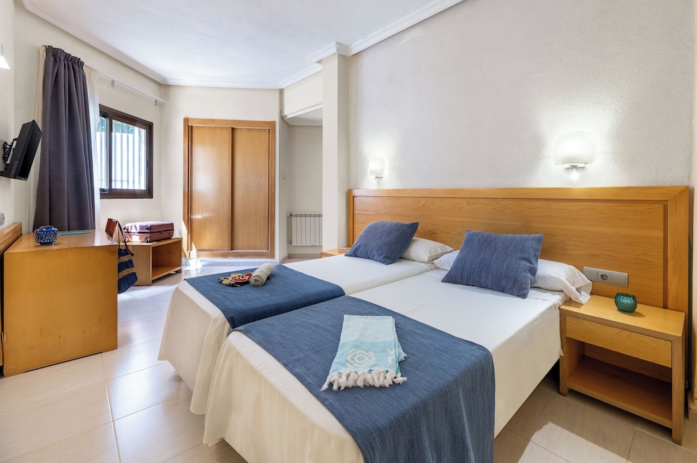 Hotel Vibra S´Estanyol — Hotel rooms in San Antonio, Balearic Islands