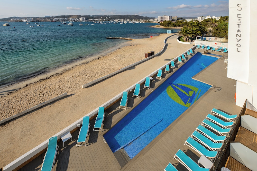Hotel Vibra S´Estanyol — Swimming pool in San Antonio, Balearic Islands
