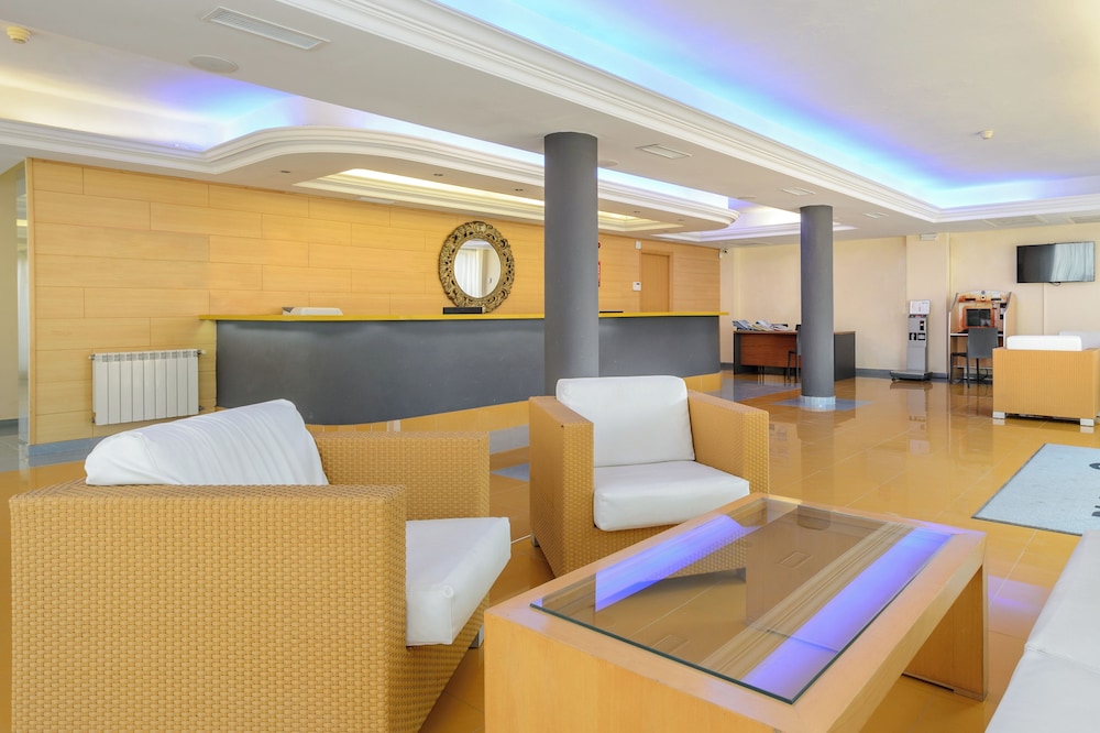 Hotel Vibra S´Estanyol — Hotel building in San Antonio, Balearic Islands