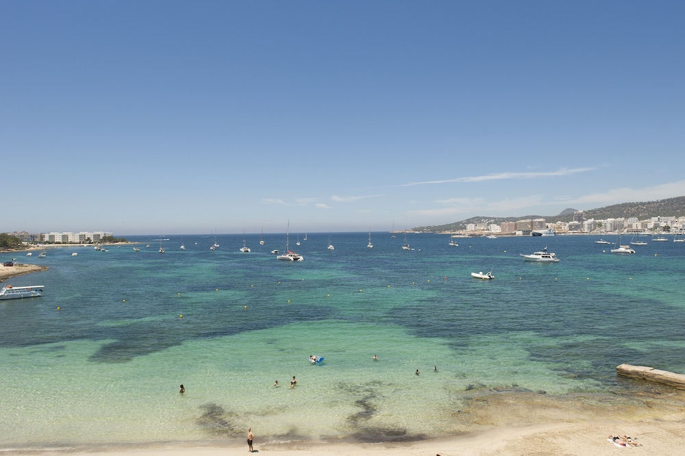 Hotel Vibra S´Estanyol — Beach in San Antonio, Balearic Islands