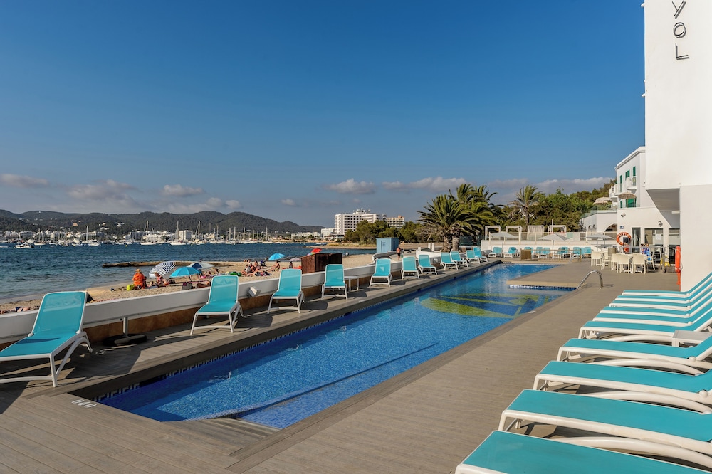 Hotel Vibra S´Estanyol — Swimming pool in San Antonio, Balearic Islands