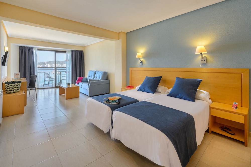Hotel Vibra S´Estanyol — Hotel rooms in San Antonio, Balearic Islands