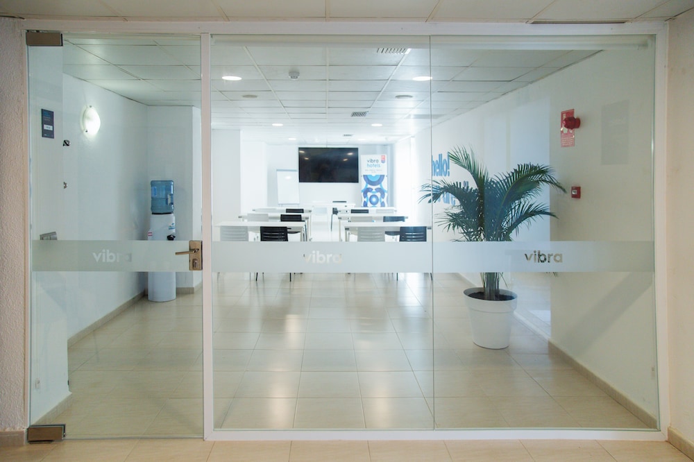 Hotel Vibra S´Estanyol — Hotel building in San Antonio, Balearic Islands