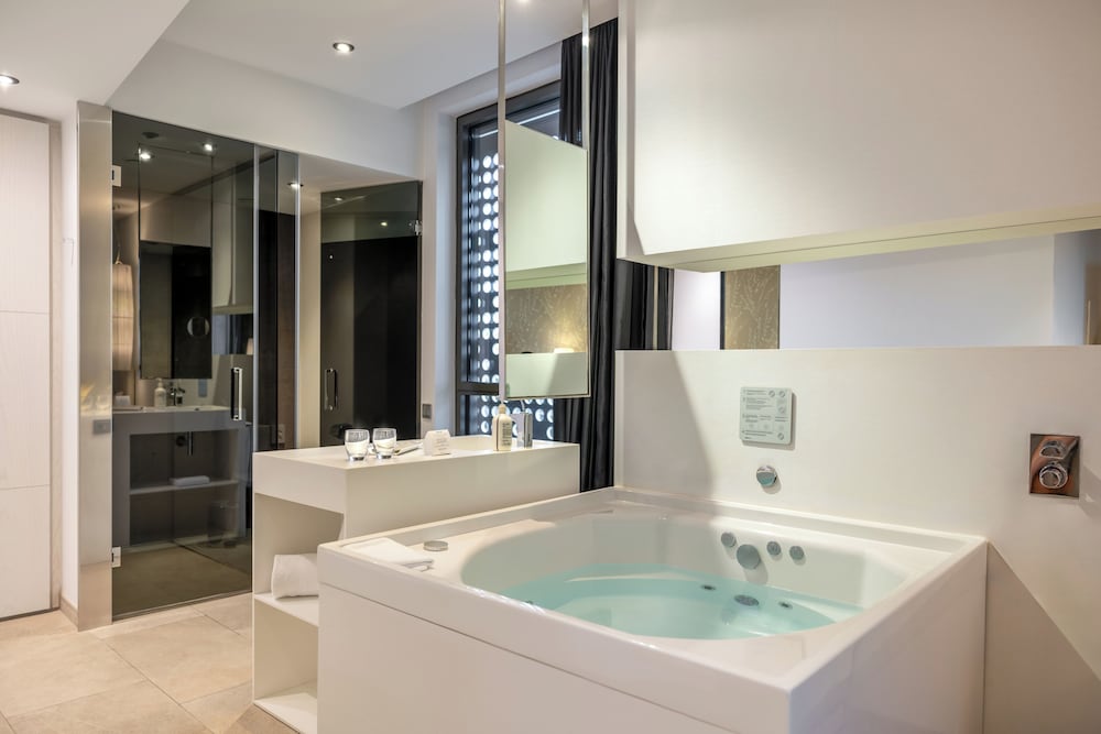 Hotel SB Plaza Europa — Hotel rooms in Barcelona, Catalonia