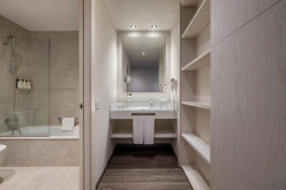 Hotel SB Plaza Europa — Hotel rooms in Barcelona, Catalonia