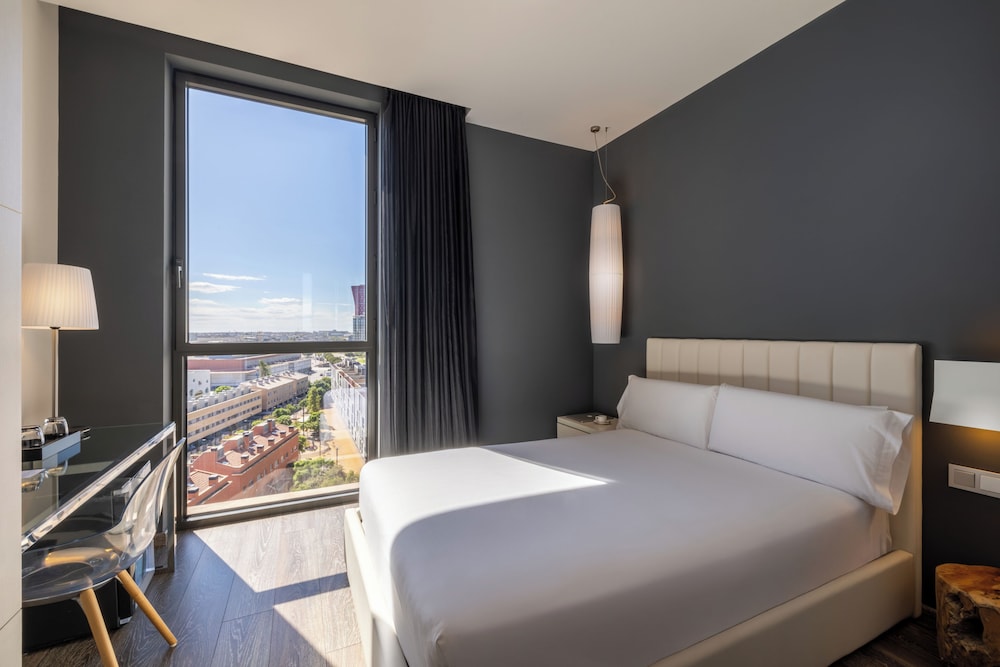Hotel SB Plaza Europa — Hotel rooms in Barcelona, Catalonia