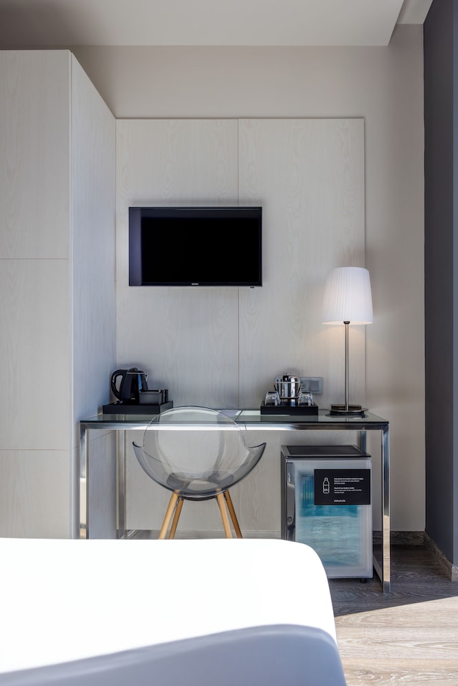 Hotel SB Plaza Europa — Hotel rooms in Barcelona, Catalonia