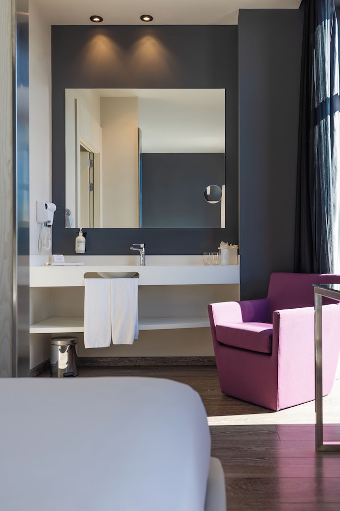 Hotel SB Plaza Europa — Hotel rooms in Barcelona, Catalonia