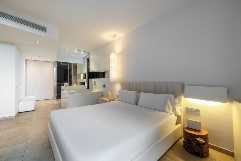Hotel SB Plaza Europa — Hotel rooms in Barcelona, Catalonia