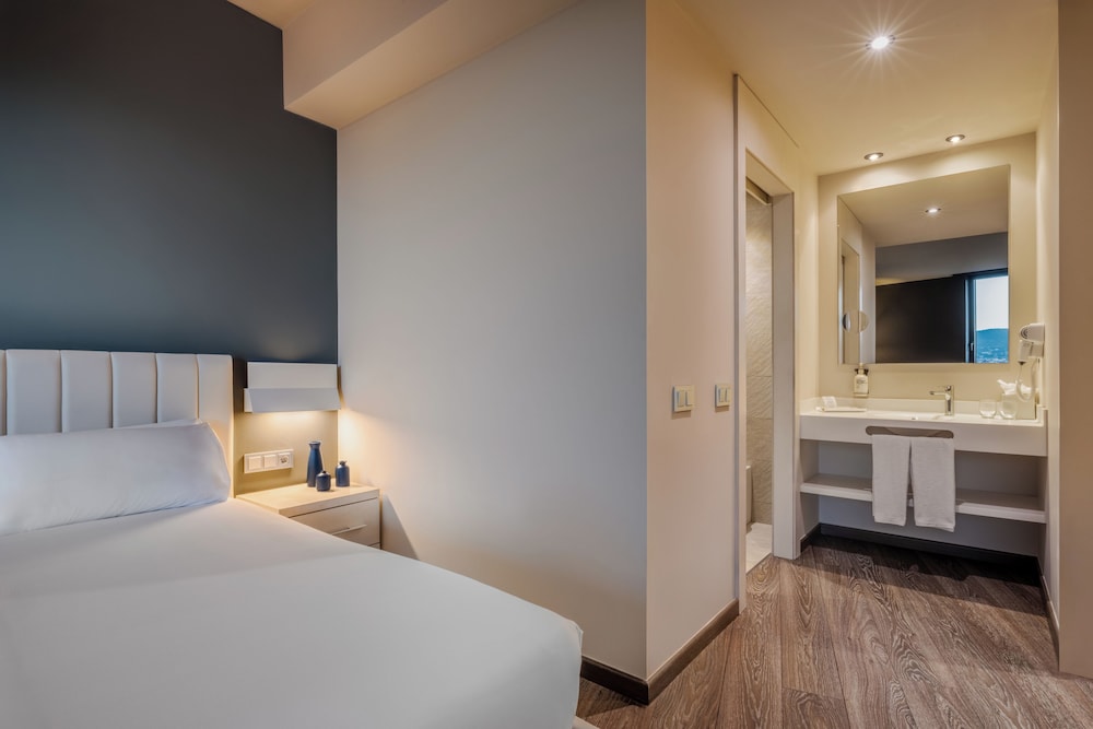 Hotel SB Plaza Europa — Hotel rooms in Barcelona, Catalonia