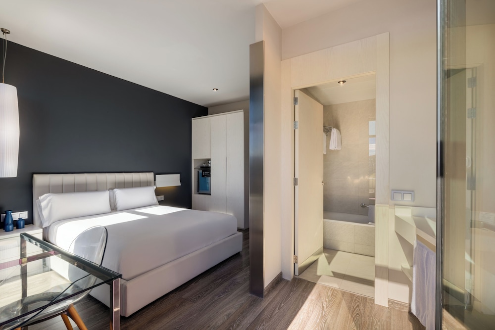 Hotel SB Plaza Europa — Hotel rooms in Barcelona, Catalonia