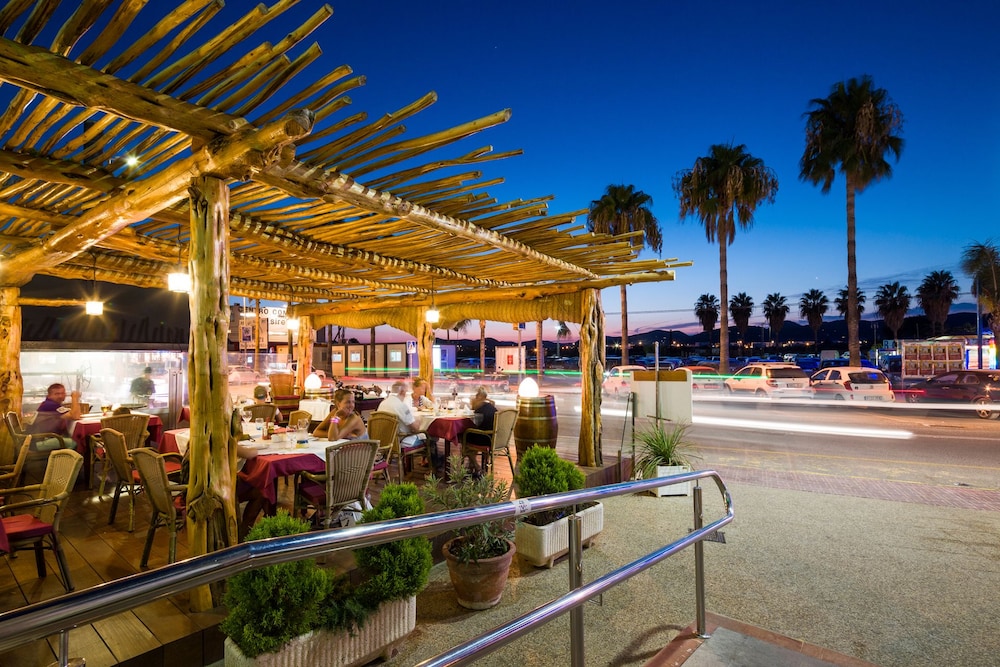 Ibiza JET Apartamentos - Adults Only — Restaurant & bars in Playa d'en Bossa, Balearic Islands